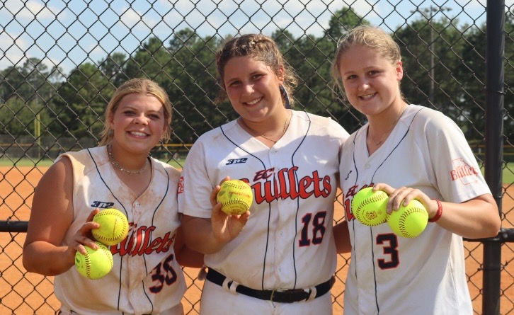 KelleyEc's tweet photo. Bomb squad for this weekends Easton Invitational Showcase!@CarleyV2027 @stowe_carson @Carley182008 https://t.co/Mt8tBnY81G