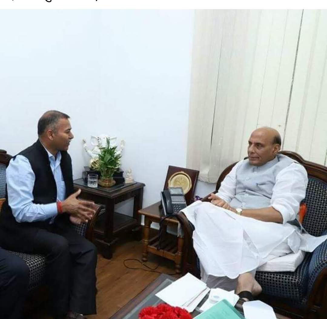 DaljitChibBJP's tweet photo. आदरणीय Rajnath Singh जी को एनडीए सरकार 3.0 में कैबिनेट मंत्री पद की शपथ लेने पर हार्दिक बधाई एवं शुभकामनाएं!
मुझे पूर्ण विश्वास है कि आपके कुशल नेतृत्व में भारत निरंतर उन्नति और समृद्धि के पथ पर अग्रसर रहेगा
#RajnathSingh https://t.co/M4OGU1pCoR