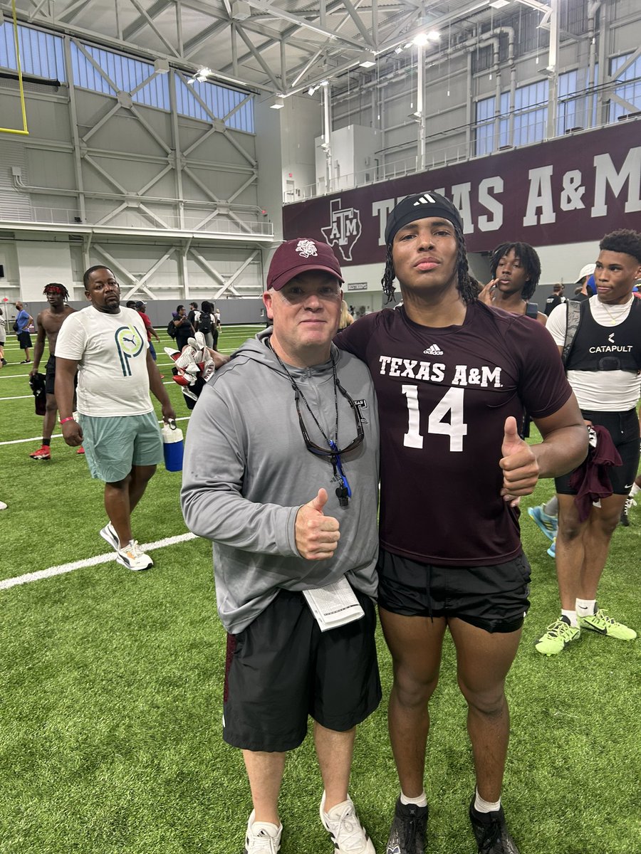 JosephCredit_'s tweet photo. #TTGOG After a great camp and conversation with @CoachBateman, Im blessed to receive a D1 Offer to Texas A&M!! #GigEm👍🏽 @AggieFootball @Coach_Dougherty @AlexGarwig @DClements65 @Cade_Draughon @AndrewHatts @OilerRecruiting @CoachGotte @JasonHinkelman @STE_ELITE @DonnieBaggs_ @GXBolt @BHoward_11