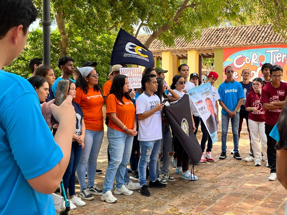 jadfalcon's tweet photo. Desde la Cruz de San Clemente queda juramentada la plataforma #JovenesConVenezuela del Municipio Miranda.

Los jóvenes son pieza fundamental de esta lucha, su determinación sera clave para trascender en un camino de victoria con @EdmundoG a la presidencia. https://t.co/sYzk51LbyL