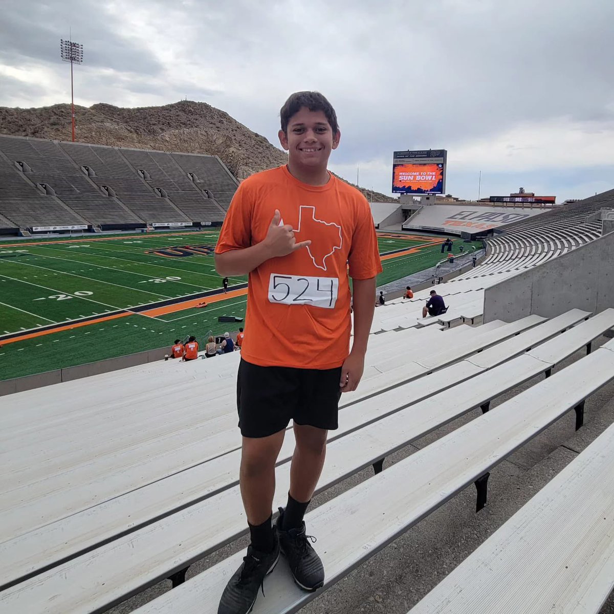 Santiago tweet media