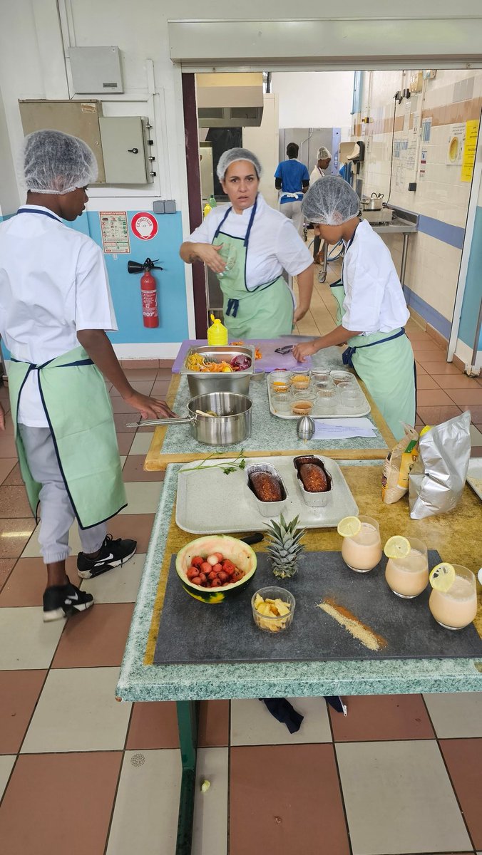 Bourbon s'expose 2024 c'est aussi la finale de la 2eme édition du concours Bourbon Chef !!! Bravo aux finalistes, parents et élèves, et à toute l'équipe de restauration et leur chef L.Miranville !