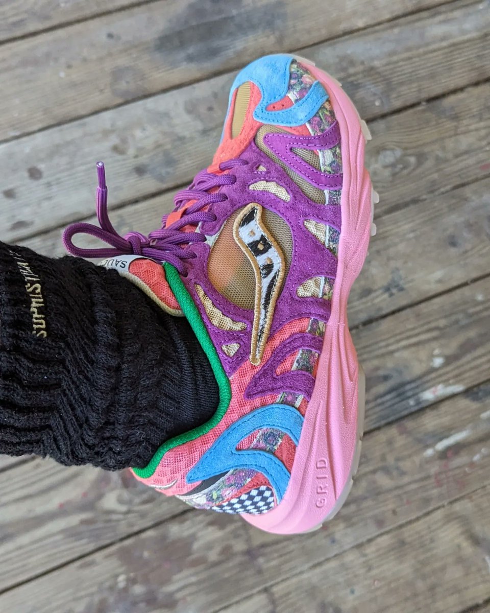 amcmath04's tweet photo. Sunday! #KOTD #Saucony #GridAzura2000 #JaeTips #RememberWhoFronted #ashwithkicks #wearyourkicks #yoursneakersaredope https://t.co/4OMyR1I0fz