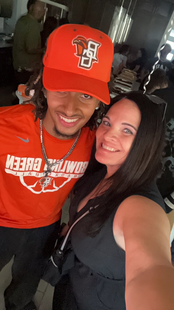 valerieinhoops's tweet photo. Bowling Green just picked up one of the best guards in the state of Nevada … @AlijahAdem has committed to Bowling Green!!! Let’s gooooo!!! @ChosenPremier @SV_Grizzlies https://t.co/fW8AXHxgyh