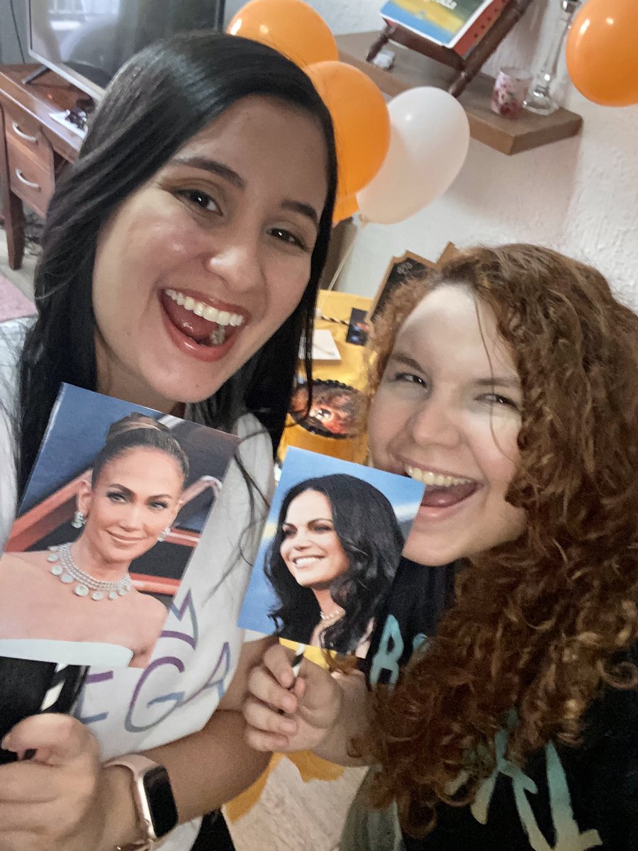 CamilaNaiara18's tweet photo. #Atlas birthday party 🥳
Just something symbolic to get together with good friends. My birthday and @lettyregal 's bday are on the same day so we had to celebrate in the best style! 

We love you @JLo @LanaParrilla 
#JLovers #EvilRegals 🧡 https://t.co/21FrL9IZBG
