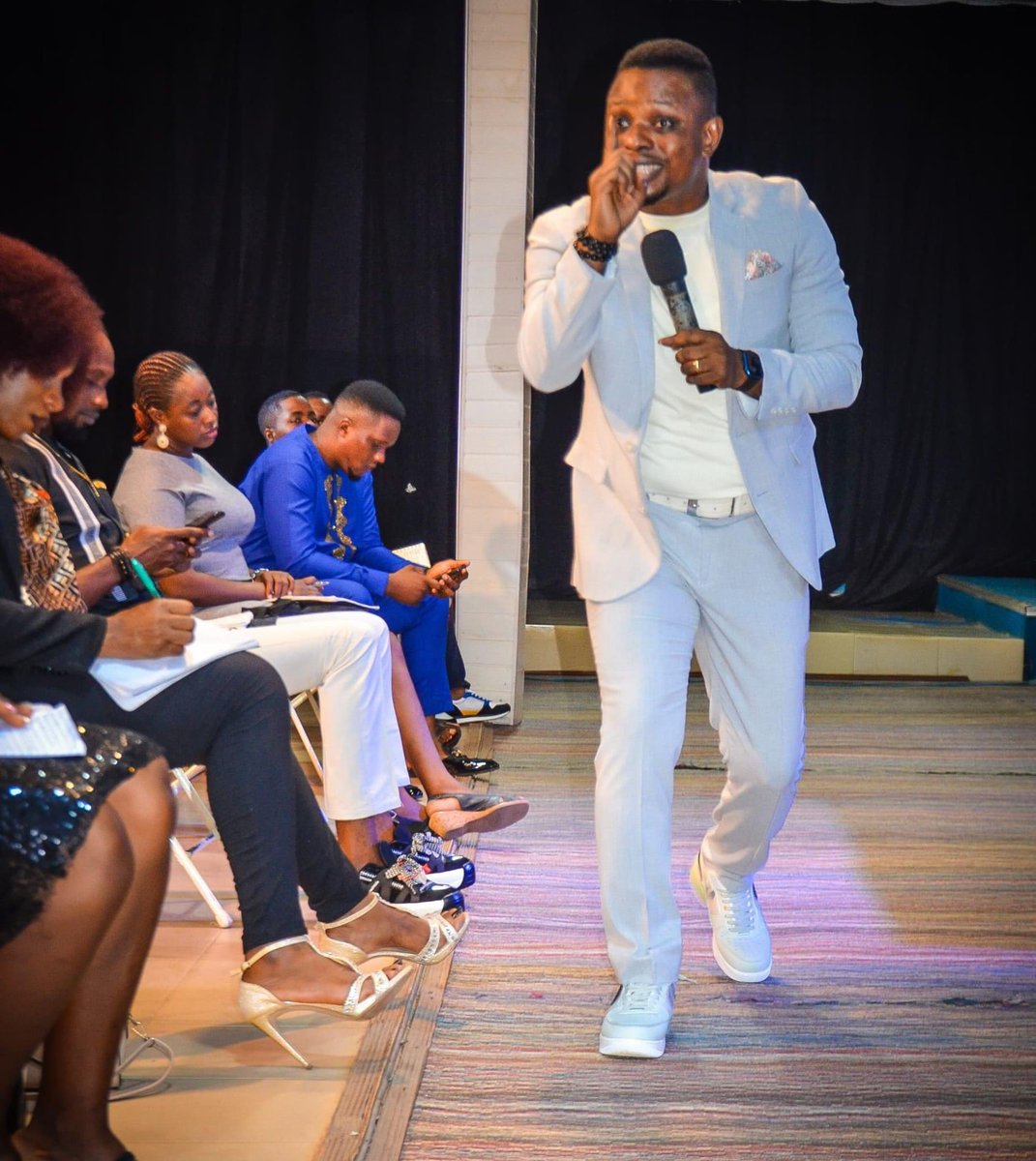 AnointedPreston's tweet photo. Lord, we are grateful for an amazing service today. Powerful ministration today. We look forward to greater manifestation of our lives with the Word in prosperity and focus on Christ. Glory!!!
#ChristNation
#SundayService
#weloveandliveforchrist https://t.co/NQKtazerZr