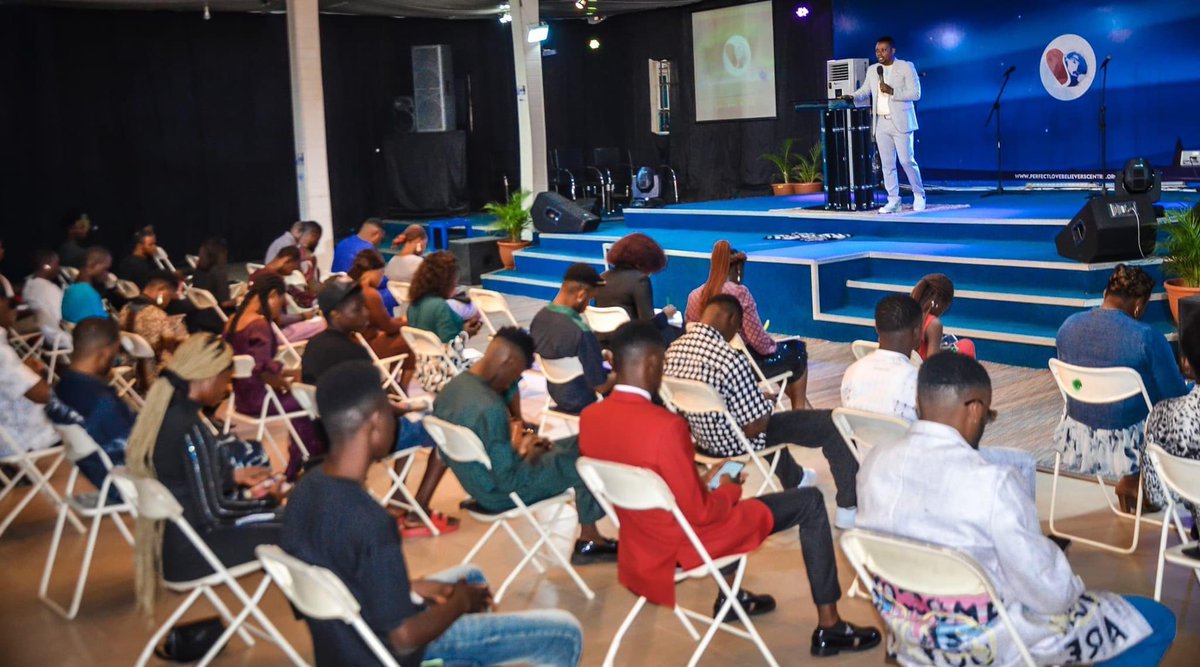 AnointedPreston's tweet photo. Lord, we are grateful for an amazing service today. Powerful ministration today. We look forward to greater manifestation of our lives with the Word in prosperity and focus on Christ. Glory!!!
#ChristNation
#SundayService
#weloveandliveforchrist https://t.co/NQKtazerZr