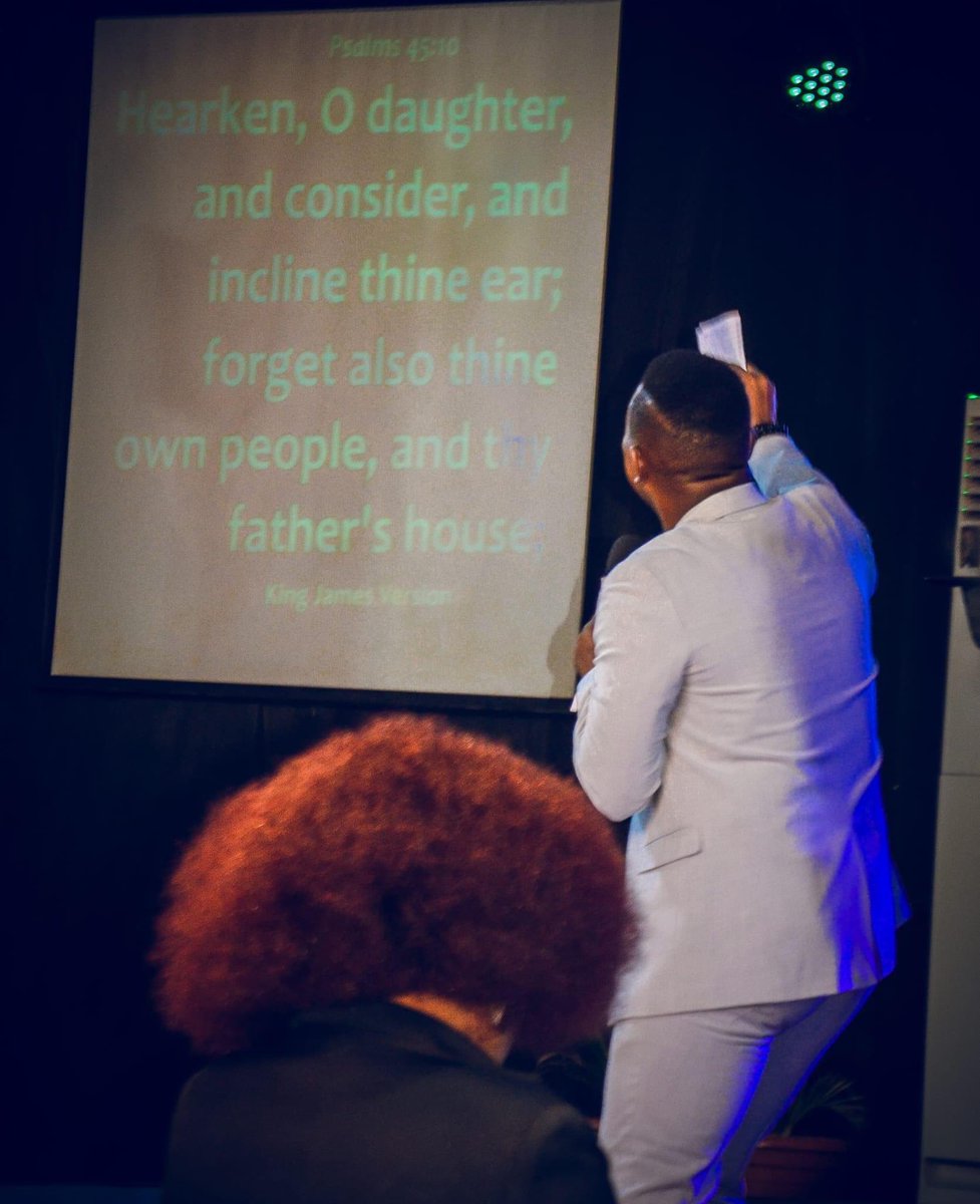 AnointedPreston's tweet photo. Lord, we are grateful for an amazing service today. Powerful ministration today. We look forward to greater manifestation of our lives with the Word in prosperity and focus on Christ. Glory!!!
#ChristNation
#SundayService
#weloveandliveforchrist https://t.co/NQKtazerZr