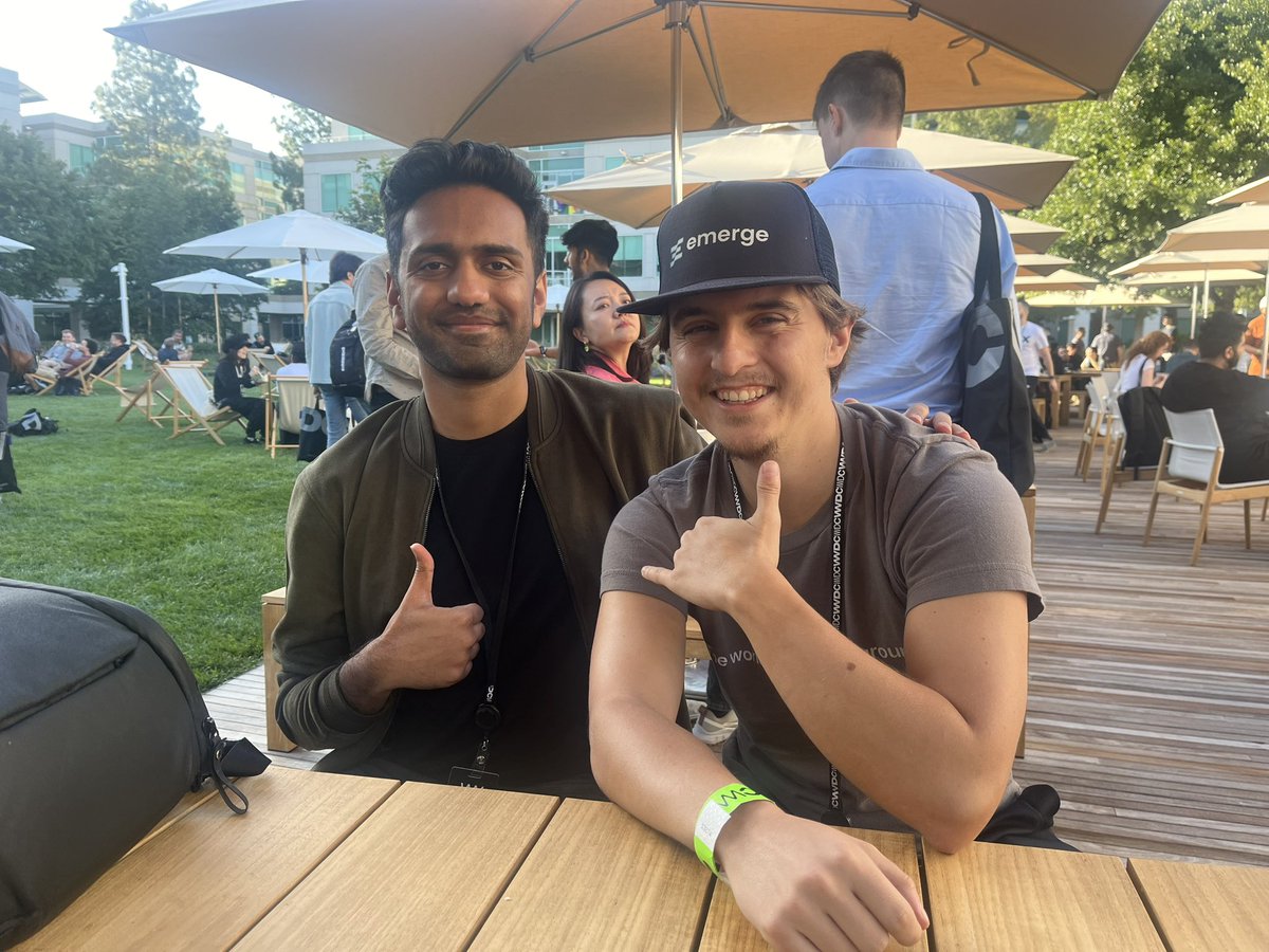 thisIsTheFoxe's tweet photo. soo many awesome people here omg ^-* <3 #WWDC24 #VWDC https://t.co/begzvT4Zj8