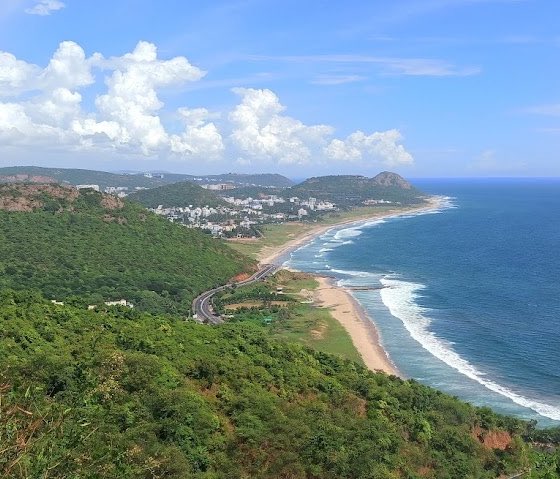 vizagweatherma9's tweet photo. Here is the indian version of California 😁👍 #Vizag https://t.co/J0Q5Ete5Eb