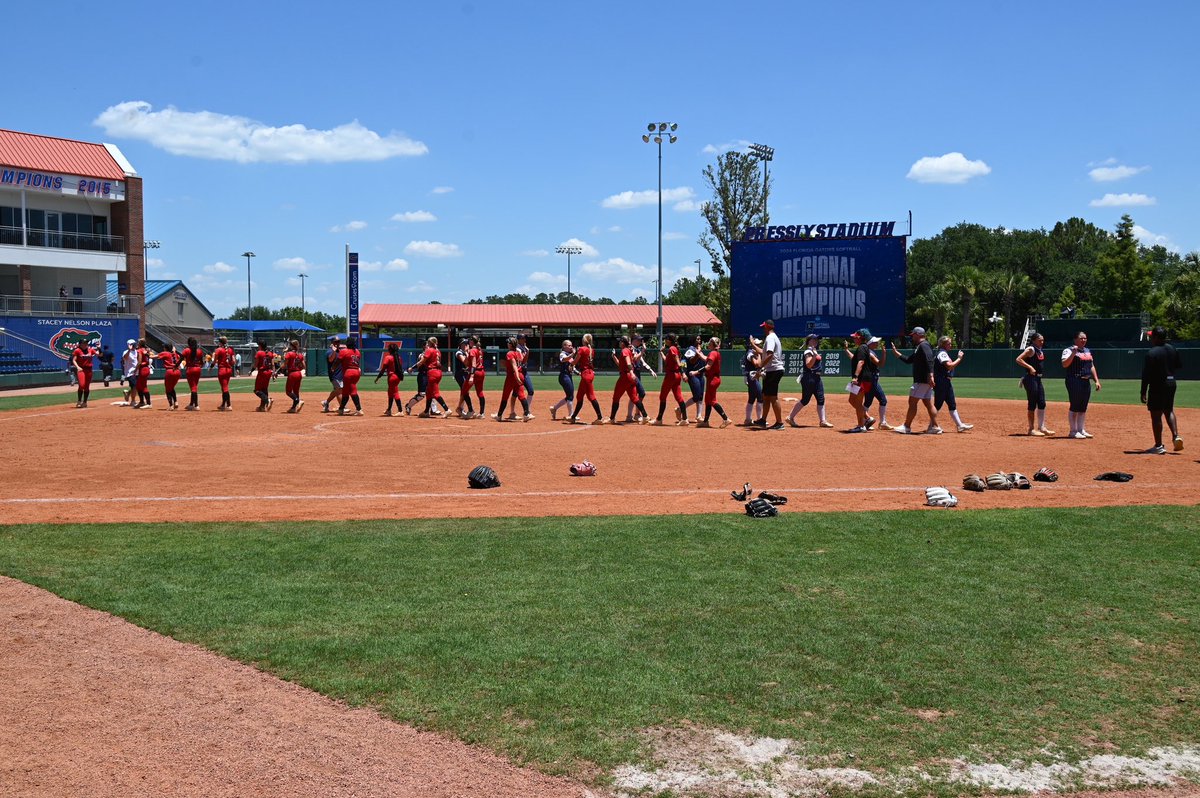 Impact_Taylor08's tweet photo. We present you the @PGFnetwork Show Me The Money 16U CHAMPIONS!!! 💵💰 These ladies showed up and showed out this weekend! Bats, pitching, defense and TOTAL team effort. We will enjoy this one for a few days, rest up and prepare for Top Gun this weekend! #MakeAnImpact #Champs https://t.co/IVuF6Ww8TG