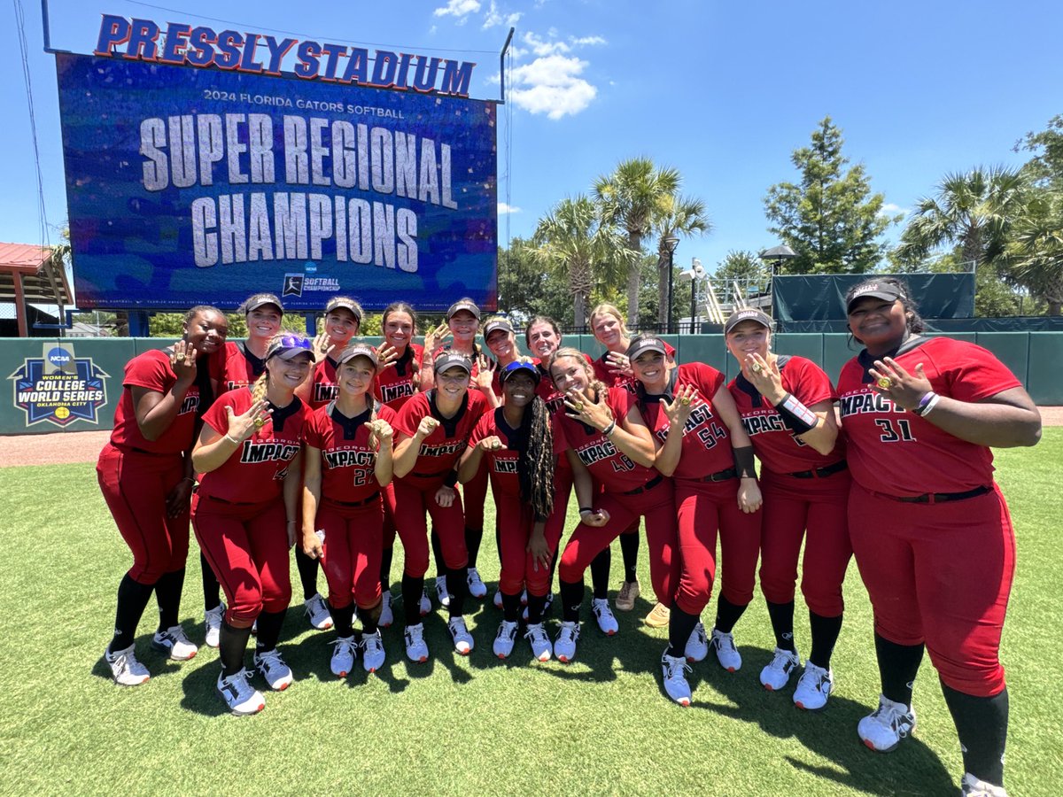 Impact_Taylor08's tweet photo. We present you the @PGFnetwork Show Me The Money 16U CHAMPIONS!!! 💵💰 These ladies showed up and showed out this weekend! Bats, pitching, defense and TOTAL team effort. We will enjoy this one for a few days, rest up and prepare for Top Gun this weekend! #MakeAnImpact #Champs https://t.co/IVuF6Ww8TG