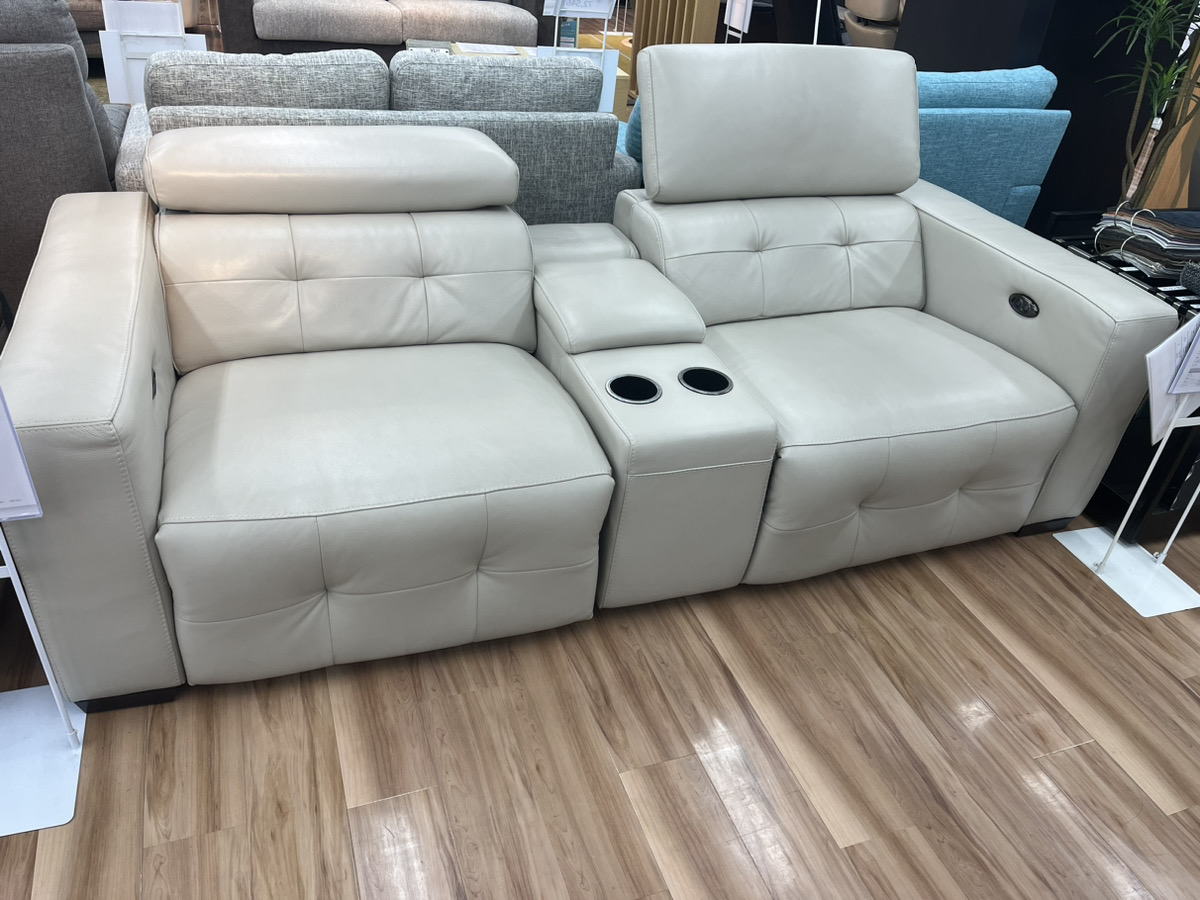 当店5Fインテリア家具フロアでは、#電動ソファー や #電動ベッド の