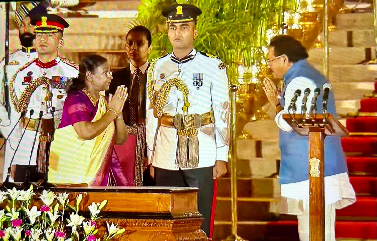 spsinghbaghelpr's tweet photo. अपनी टीम के सदस्य के रूप में मुझ पर जताए गए  भरोसे के लिए प्रधानमंत्री श्री @narendramodi जी का बहुत आभारी हूं .
 इस महत्वपूर्ण अवसर प�� मै आगरा लोकसभा क्षेत्र की सम्मानित जनता का और भाजपा के प्रत्येक कार्यकर्ता का आभार व्यक्त करता हूं जिनकी मेहनत और समर्थन के बिना यह संभव नहीं था।

 मुझे पूर्ण विश्वास है कि माननीय प्रधानमंत्री श्री नरेंद्र मोदी  जी  अपने तीसरे ऐतिहासिक कार्यकाल में अभूतपूर्व भारत के विकास की गाथा को एक नया मुकाम  प्रदान करेंगे ।