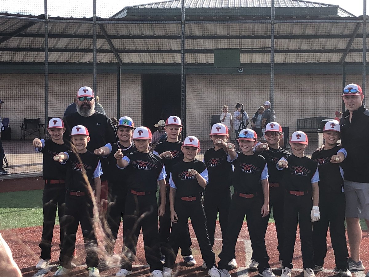 thbball20's tweet image. 4-0 in Elk City this weekend! Tournament Champions!!