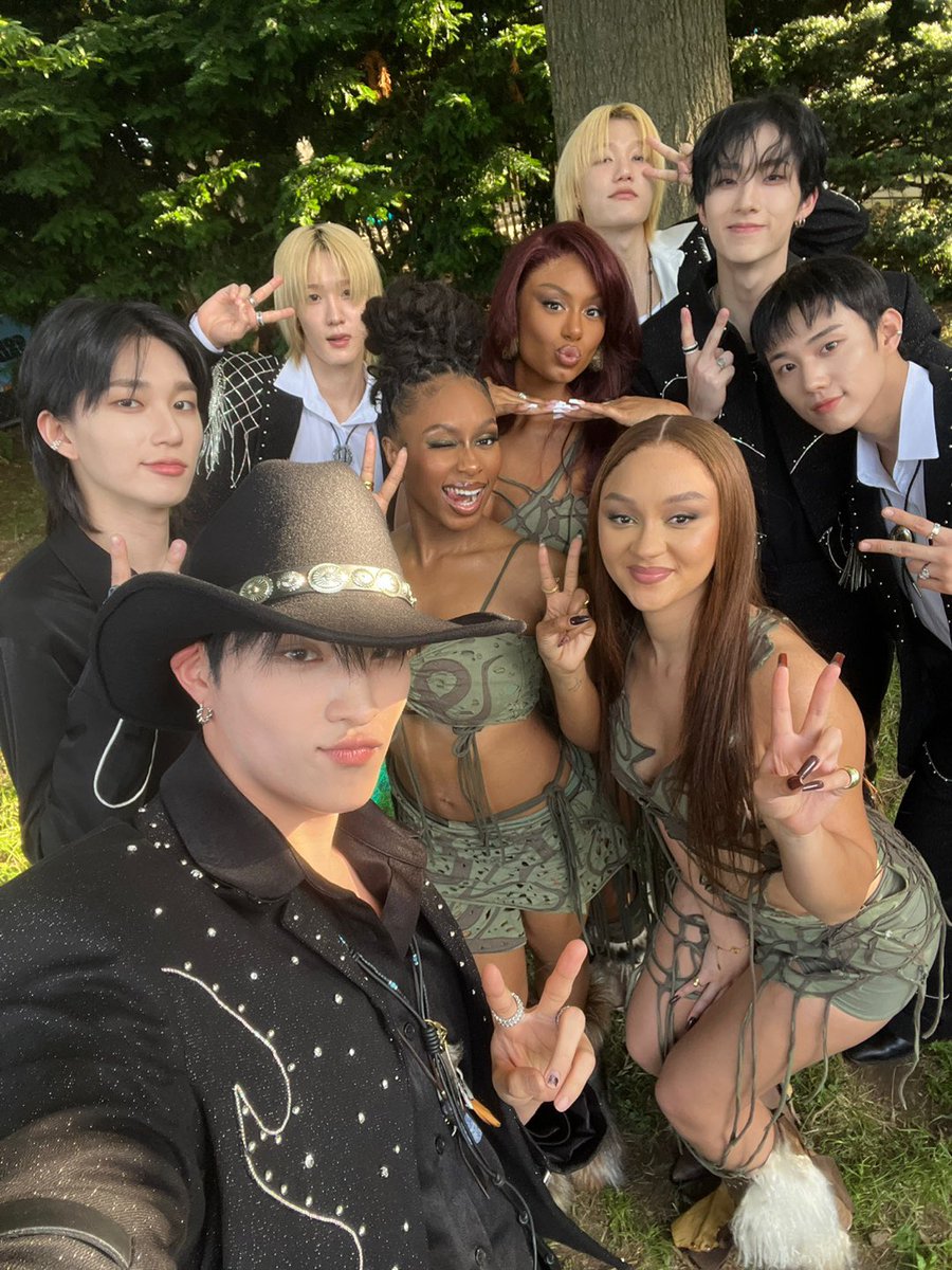 P1H_members's tweet image. we love youuuuuu ❤ see you again soon @flolikethis

#P1Harmony #KEEHO