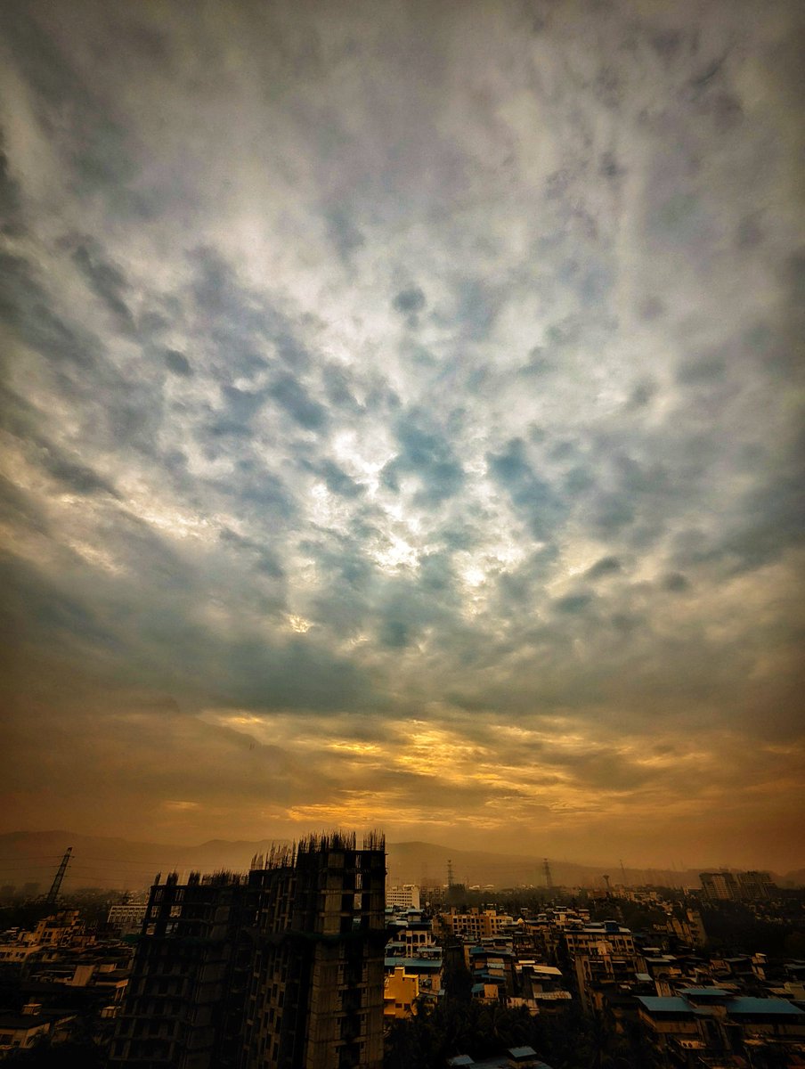 JustManoor's tweet photo. nature transforms as it is meant to be, turning the scorching sun into pleasant mornings with the arrival of the monsoon. in contrast, humans must strive and exert effort to achieve what is not simply meant to be, but must be made to be.
#MeantToBe #MadeToBe #Nature #Human #Iykyk https://t.co/ELfSolIJtm