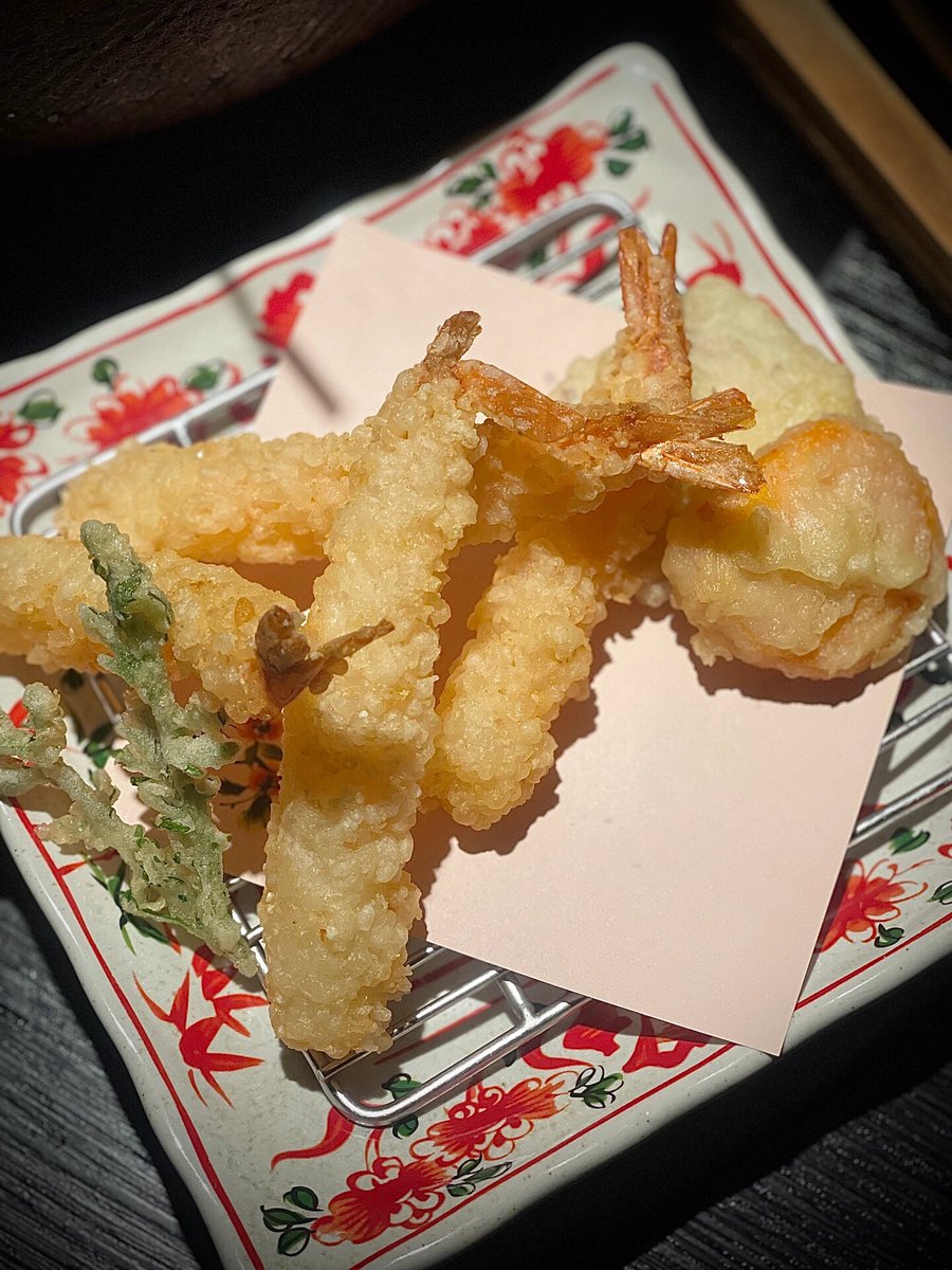 恋愛とはゆっくり話すこと、そしてもちろん食べ物はゆっくり味わうべきです。