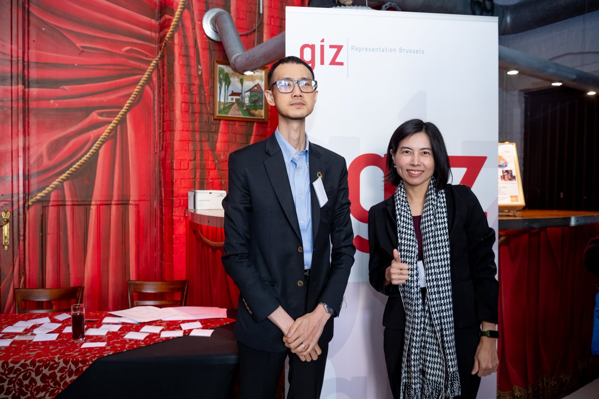 GIZ_Thailand's tweet photo. 🇹🇭 Showcasing Bangkok’s Achievements in Circular Economy at the @WCEF2024 in Belgium // ไทยร่วมนำเสนอผลงานด้านเศรษฐกิจหมุนเวียนในงานประชุมเศรษฐกิจหมุนเวียนโลกที่เบลเยียม ♻️
Read: https://t.co/UoKIUjnmSV
#GIZThailand #CAPSEA #MAREDESIGN #wcef2024 #CircularEconomy https://t.co/G9JQh2Y3Zh