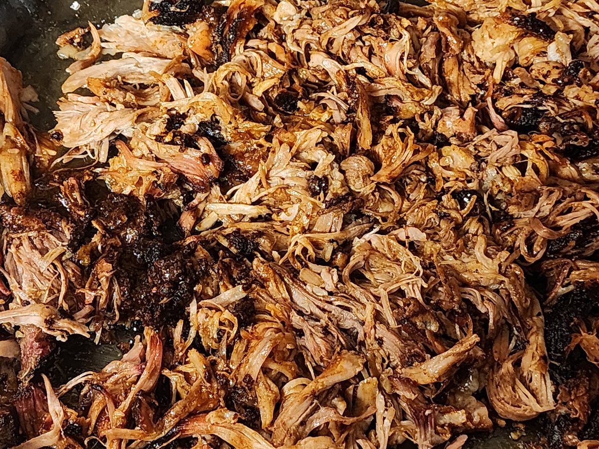 iKayenn's tweet photo. #bbqpitmaster @WeberGrills @webersmoker Smoking season 2024 is OPEN! Time to turn up the heat and get that perfect smoke ring. What are YOU throwing on the smoker first? #GetSmokin https://t.co/CAwKc1vC0T