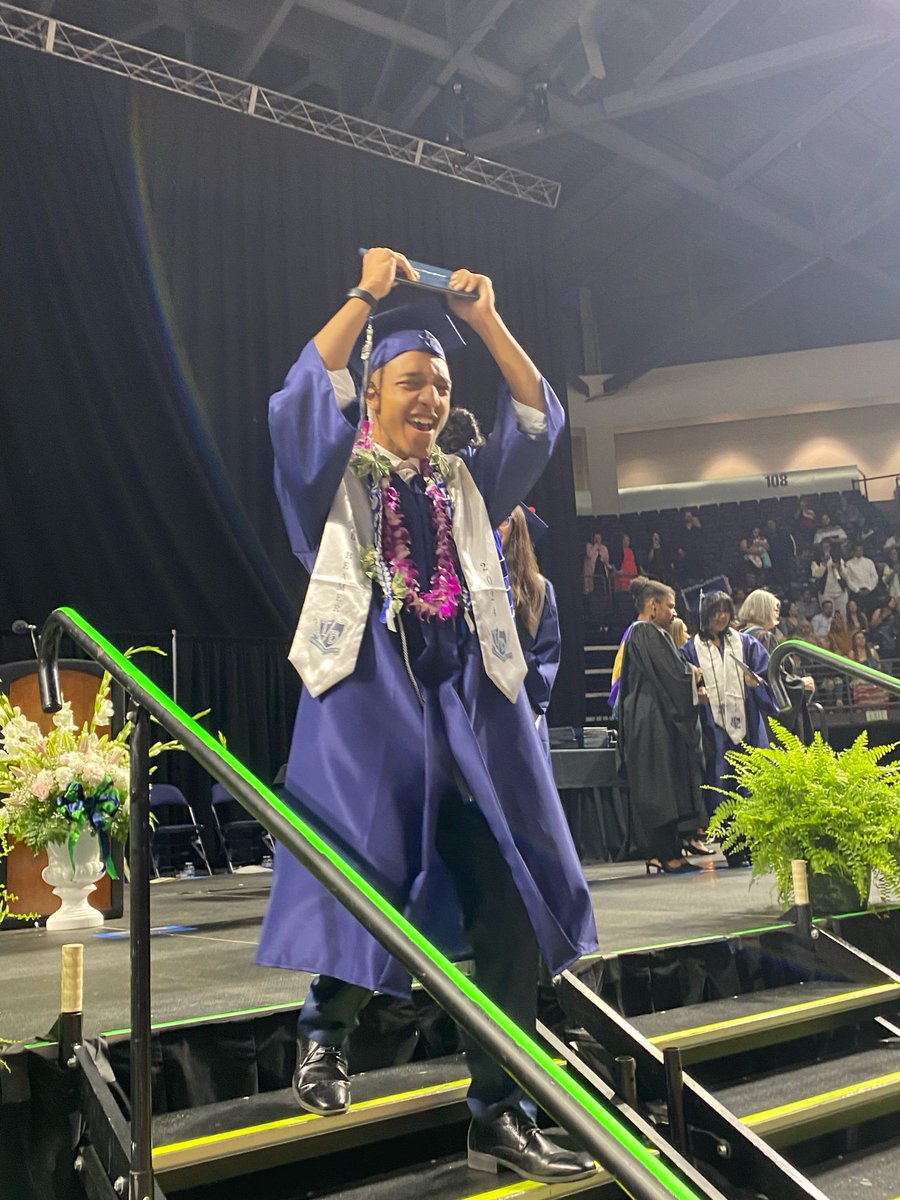 FWPS210's tweet photo. The journey to college and career begins now for our TBHS grads! 🚀 Congrats, TBHS graduates, your next adventure starts today! 🌟@TBTitans #TitanGrad #Classof2024 https://t.co/bqisXKN1fR