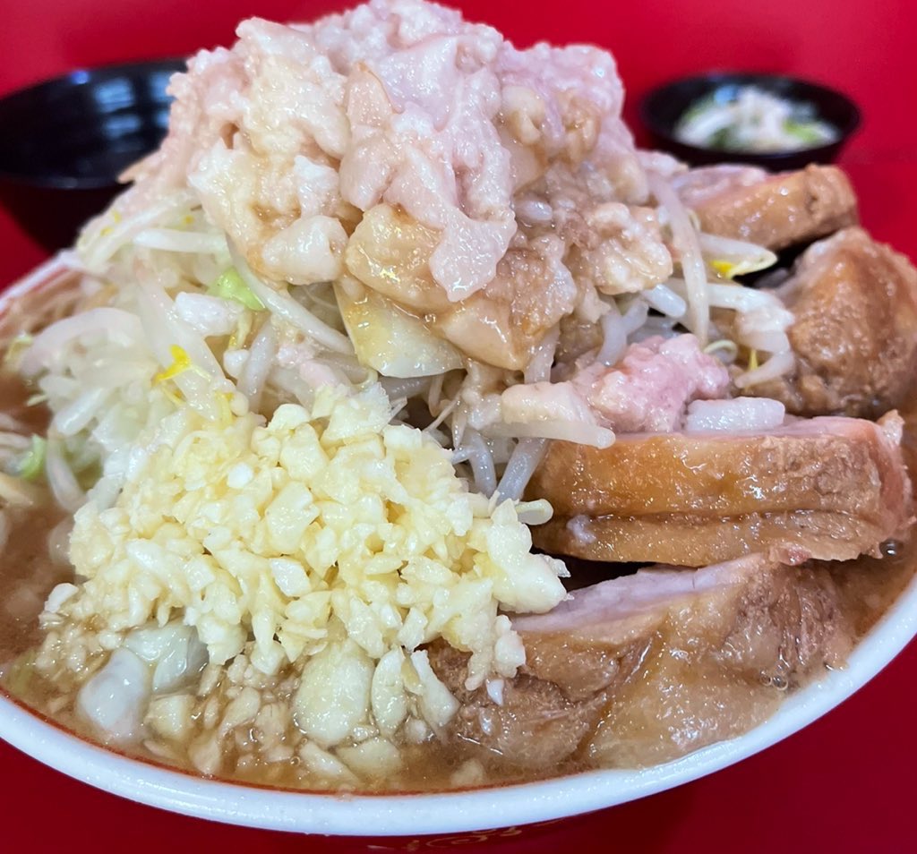 本日はラーメン二郎 札幌店に来ております もう既に2杯喰ってる(えっ