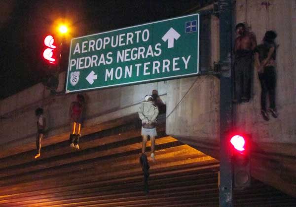 Renemrdzr's tweet photo. @ResistenciaCMx @lopezobrador_ @Claudiashein Esto era todos los días acá en Monterrey cuando estaba borolas así que no mamen https://t.co/HnIASr3VEy