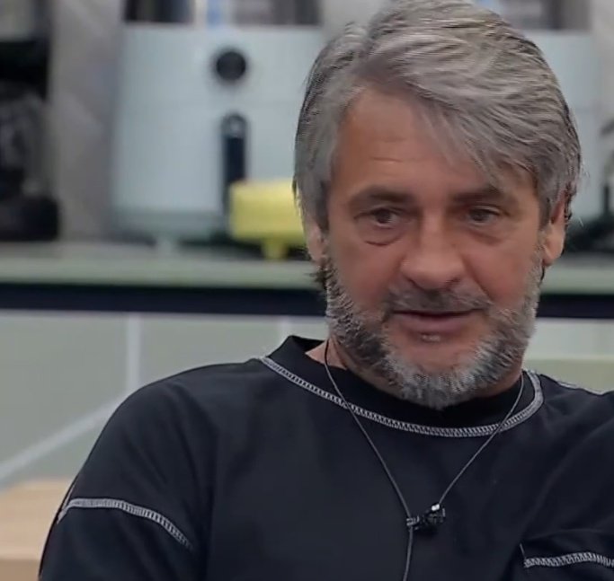 TronkOficial's tweet photo. DARÍO: "Virginia lo lamento, el limite fue mi hijo"

#GranHermano https://t.co/9ME8HgrAlP