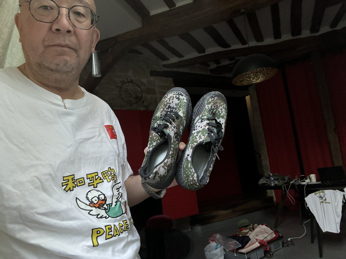 TangShizeng's tweet photo. 20240610唐师曾:3587制造的解放鞋，��加诺曼底登陆，法国解放 https://t.co/JYTLVpmiYV