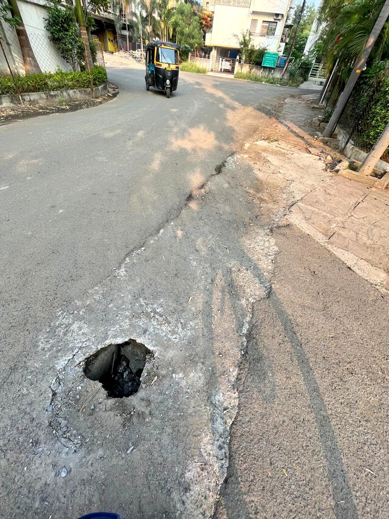 RanjitVDeshmukh's tweet photo. Shameless @ngpnmc puts #citizenslives in #danger as they don't have any quality checks of their contractors'work. Recently a bridge had #collapsed now this #shabby #work of a drainage line has exposed the #corruption in #NMC
@TOI_Nagpur @nitin_gadkari @Dev_Fadnavis @ProshuncTOI https://t.co/EkNVIeOWKu