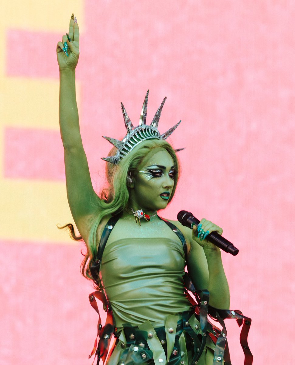 sapphic cha⨾༊󠀺s tweet media