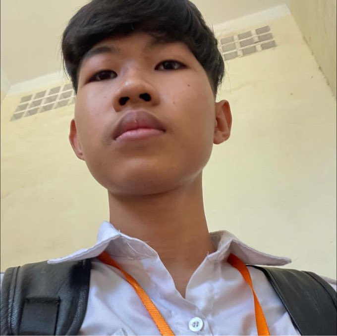 rithrith22's tweet photo. អាយដលតូចចេញពីរៀនភ្លាម សាប់ក្តភ្លែត https://t.co/fHDiNxtuN1