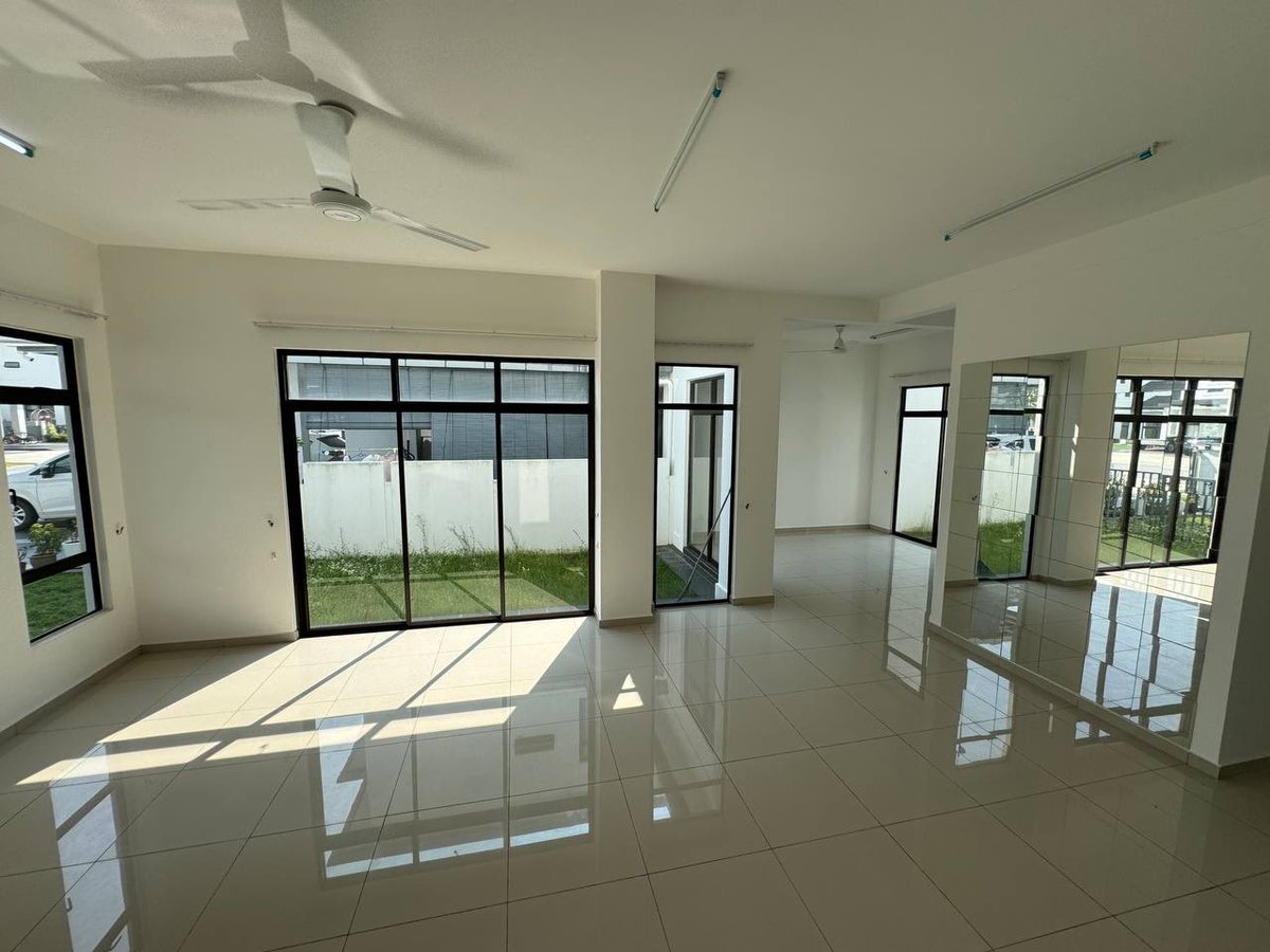 ZJafre's tweet photo. WTS‼️

Cheapest 2 Storey Terrace Garden (Type B) Avenham Garden, Bandar Puncak Alam

Asking Price : RM 720K Nett 

Zubir Jafre | 01157827805
Real Estate Negotiator
IQI Realty https://t.co/heBIXajSqk