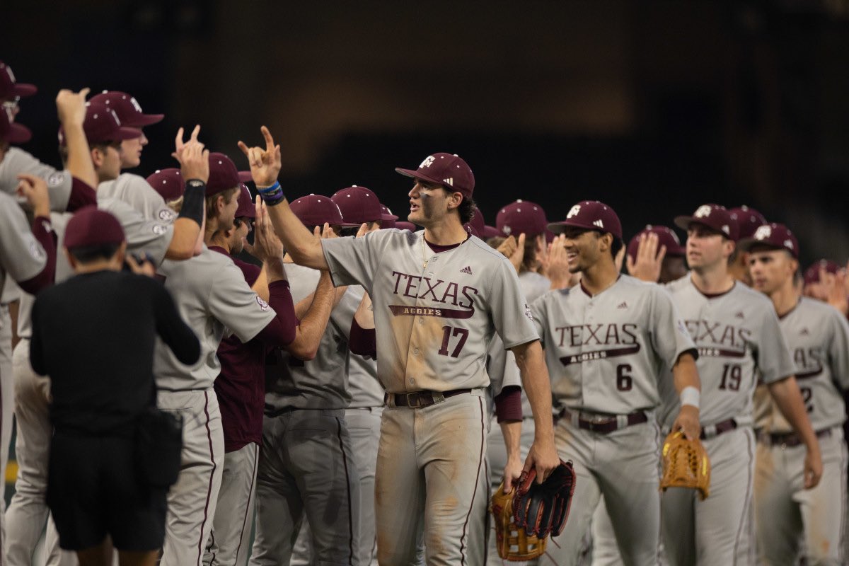 AggiesToday's tweet photo. OMAHA BOUND AGGIES!

Texas A&amp;M comes back to defeat Oregon 15-9 in Game 2 of the College Station Super Regional, and will now head to Omaha for the second time in three years under Jim Schlossnagle. https://t.co/epKwF9s74V
