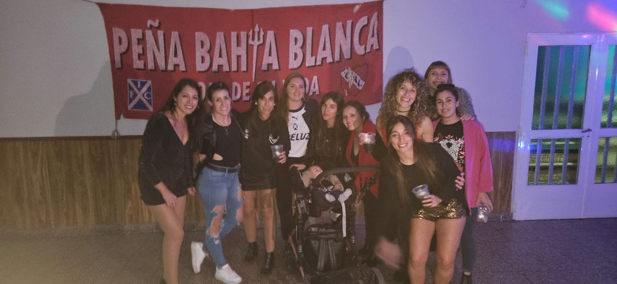 ropariscai's tweet photo. Vamos las pibas!!! ❤ https://t.co/BVdGfgFXn0