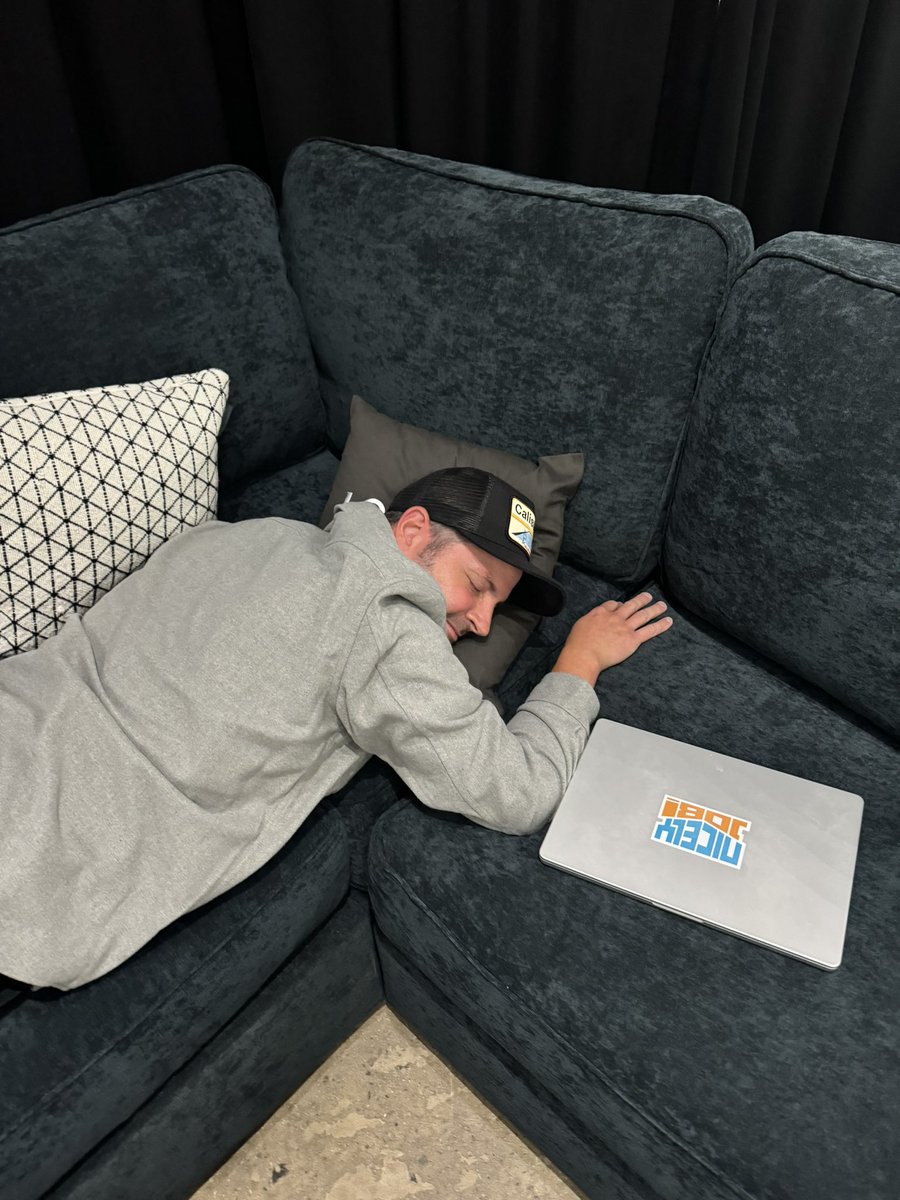 DaemZero's tweet photo. Game Scoop at IGN Live was a blast! Thanks to everyone who came out and watched at home. Now, I rest on this @Lovesac .
#Lovesac #IGNLive #LovesacIGNLive #partner https://t.co/vlt4WQliWC