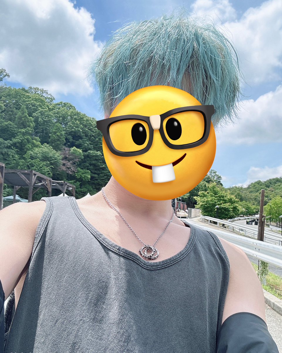 ChinenRyumon's tweet photo. 普段ゲームばっかでインドア人間が
パリピ陽キャの友達に連れられてアウトドア
死ぬ、、、 https://t.co/bvPoMXEiE0