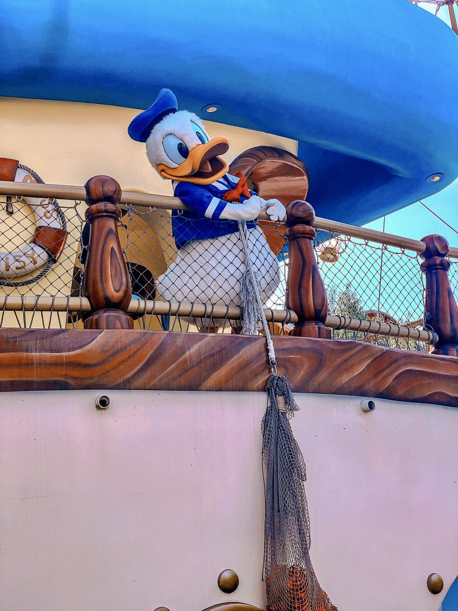 TheDisneyMD's tweet photo. Happy Birthday to our favorite duck! Happy 90th Donald
.
.
.
#TheDisneyMD #DonaldDuck #Disney #Disneyland #DisneyParks #DLR #DisneylandResort #DisneyDay #HappiestPlaceOnEarth https://t.co/3DXEuzY73r