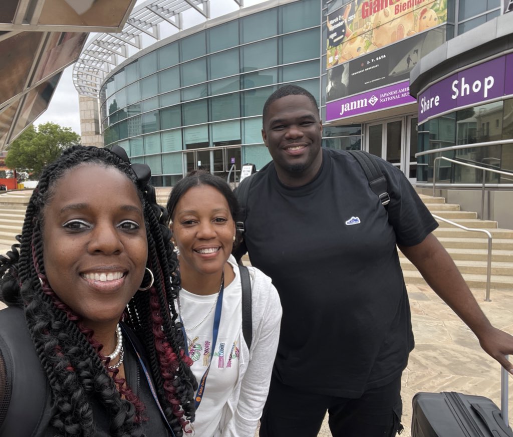 MsSmall2016's tweet image. Wheels up ✈️✈️✈️~ Great way to end @CahnFellowship LA trip! It’s easy to know which direction to go when surrounded by great ATL allies!! @AP_Fagan &amp;amp;  @TerriL10901 👌🏾✌🏾@jbland100 @apsupdate #Transformative21 ❤️ @wardellhunterED @Retha_Woolfolk