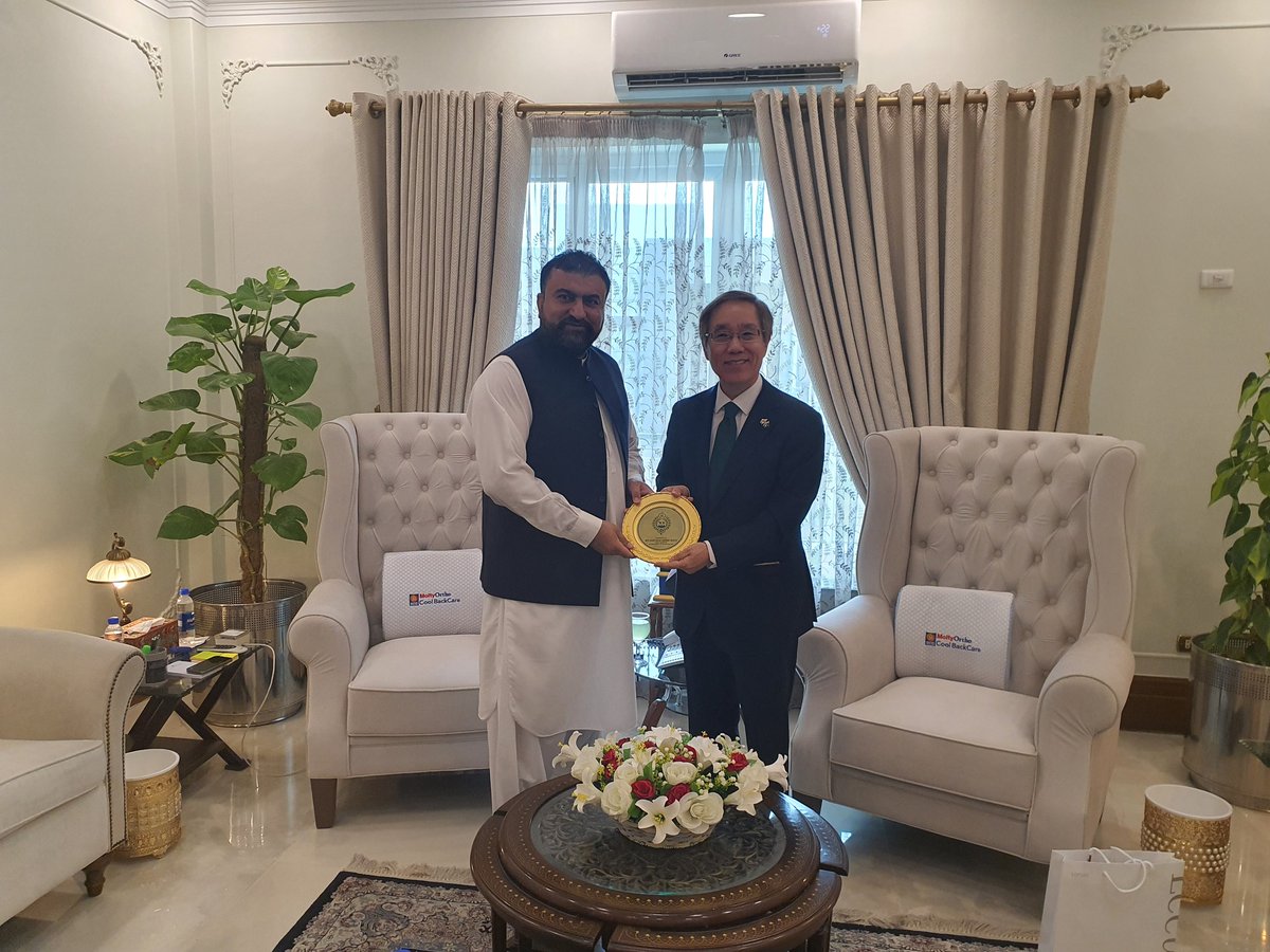 On June 6th, Ambassador Park Kijun had a meeting with Mr.  Sarfraz Bugti, the Chief Minister of Balochistan. 

Discussions centered on exchange initiatives between Korea and Balochistan, covering economics, culture, and tourism.