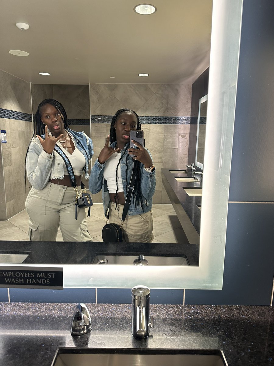 diary4bri's tweet photo. @luvrrleee https://t.co/ihaYFMBIrS