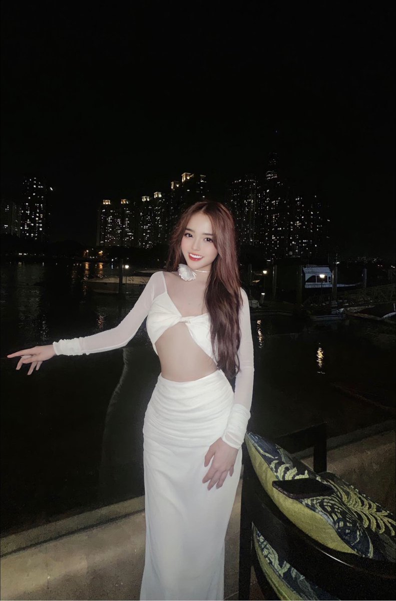 DieuDieu243757's tweet photo. Xinh như em mà ah còn chê mà ko biết ah mấy còn gầy nào ạ . https://t.co/3IQ83VIlAh