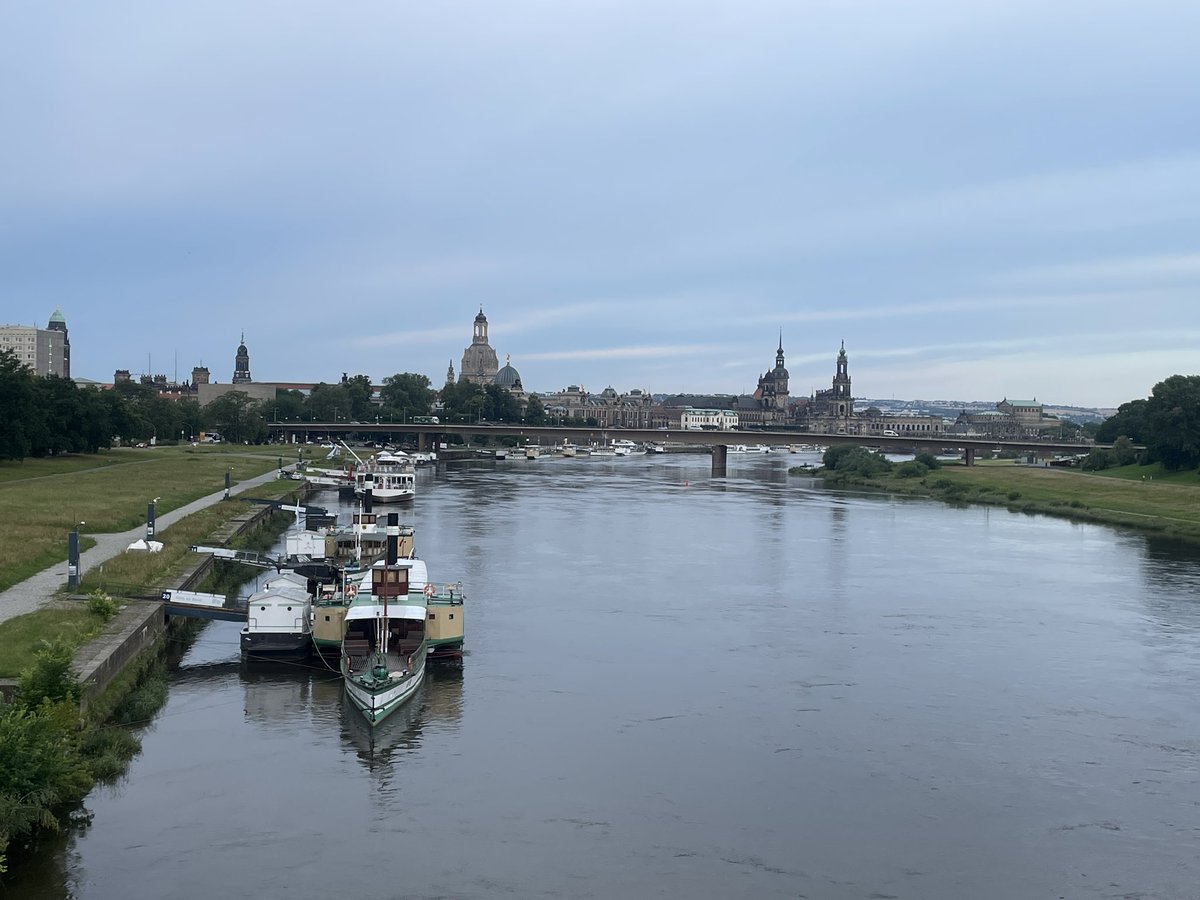 Schlierf_Lab's tweet photo. Good morning Dresden and goodbye for the next months. Off to a mini-sabbatical @AarhusUni_int @iNANO_AarhusUni - looking forward to learning new cool stuff. Thanks to #AUFF for support. https://t.co/MpeQDEYLgf