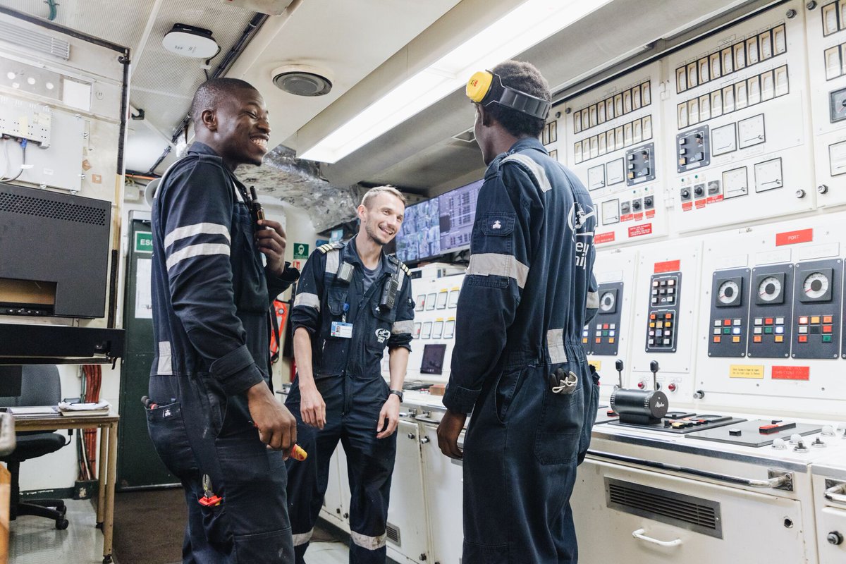 MERCYSHIPSNZ's tweet photo. Seeking marine engineers to keep our Mercy Ships sailing! 💪⚓ As a volunteer engineer, take charge of our machinery space and ensure staff is ready for duty. Help us provide safe surgeries at sea. Join now! 🚢 #MercyShips #Volunteer #HotelEngineer 👉 https://t.co/oGj38x1Rw4 https://t.co/X2YIrOcE6T