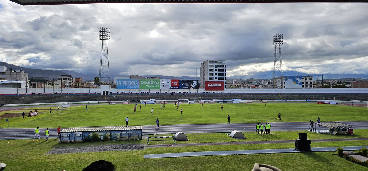 NotiRio46542's tweet photo. #Deportes
El sábado 08 de junio del 2024, en el Estadio Olímpico Fernando Guerrero Guerrero de Riobamba, el equipo de Daquilema FC se impuso con un contundente 3-1 sobre Star Club.
#Riobamba
#Olmedo
#notiriodigital https://t.co/RLLhCoXQHX
