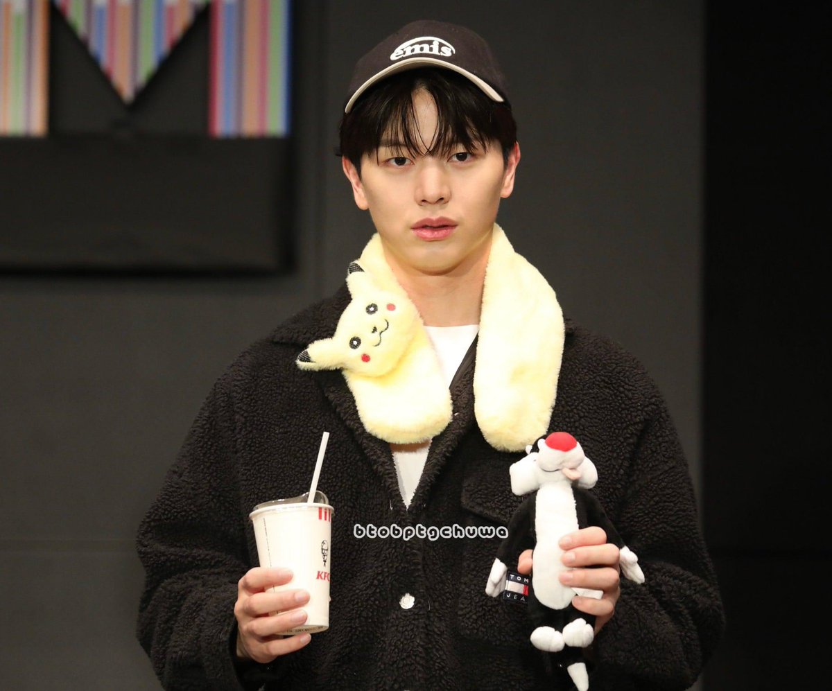 yejiapsaur's tweet photo. forever maknae 🥹 https://t.co/Lal4VSGjqY
