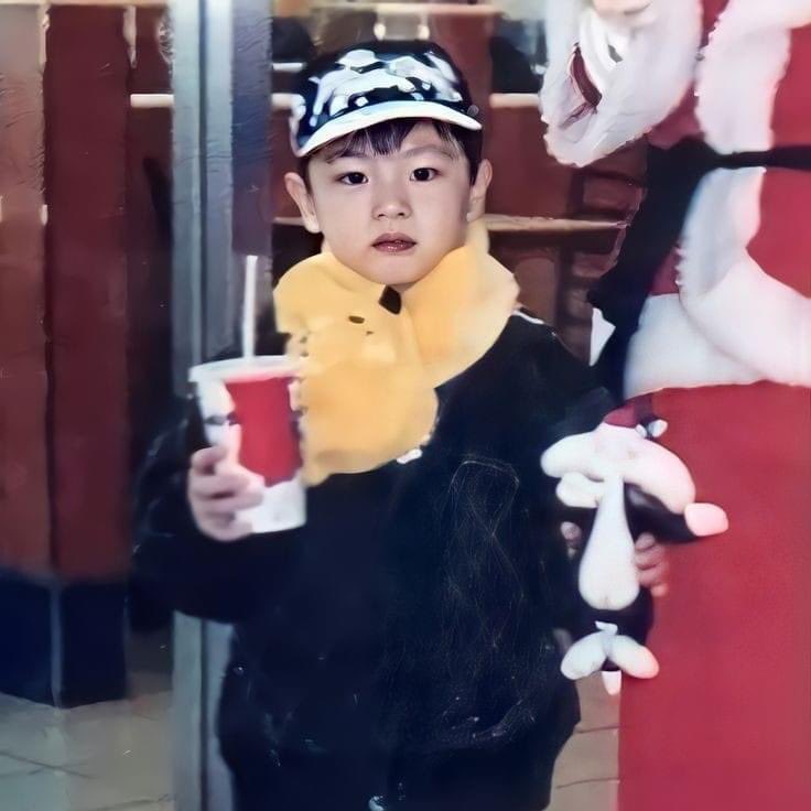 yejiapsaur's tweet photo. forever maknae 🥹 https://t.co/Lal4VSGjqY