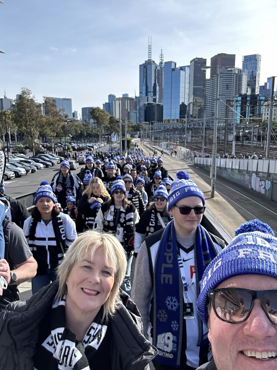 andrewjwalsh's tweet photo. Game Day at the G! We walked to the G with the Magpie Army #PiesDees #AFLMonarchsBday #fightMND #bigfreeze #GoPies https://t.co/aT7FVVZpJw