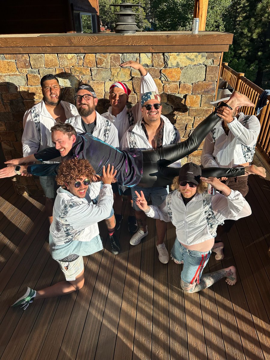 RelatablePapi's tweet photo. Ape Together Strong 🦍 https://t.co/7qgsuopcMV