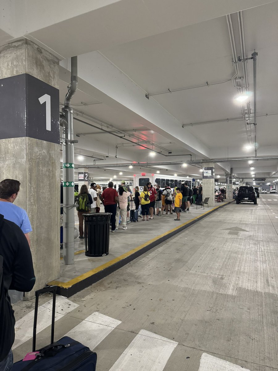 mcgheesr's tweet photo. @CVGairport Thanks for the great reception. Smart move to have more, quicker transportation for your Economy lot compared to Value. No line at Fast Park. I won’t be back. https://t.co/jPhrovs5DU